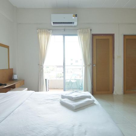 โกอินน์ สนามบินสุวรรณภูมิ Go Inn Suvarnabhumi Airport Bangkok Exteriör bild
